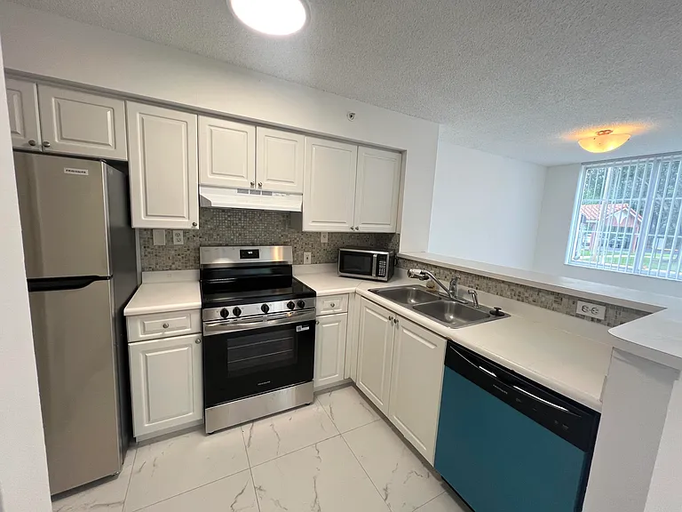 7808 Sonoma Springs Cir #107 — Photo 4