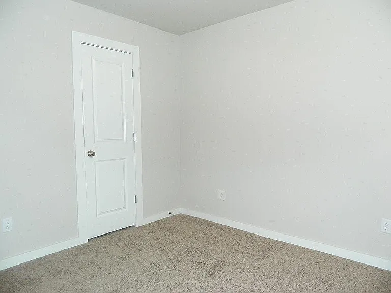 1025 Creekside Dr — Photo 11