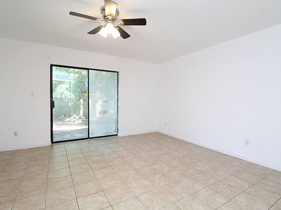 4th image of 312 Teakwood Cir