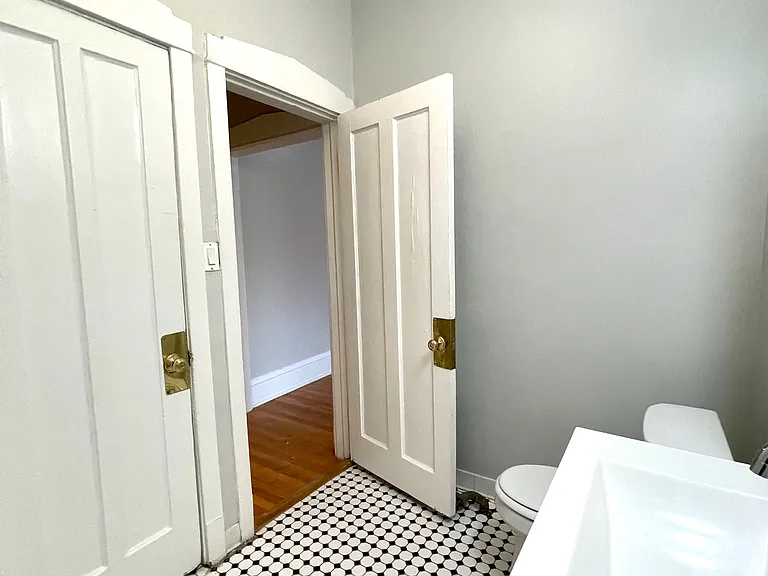 840 W Elmwood Ave #1 — Photo 14