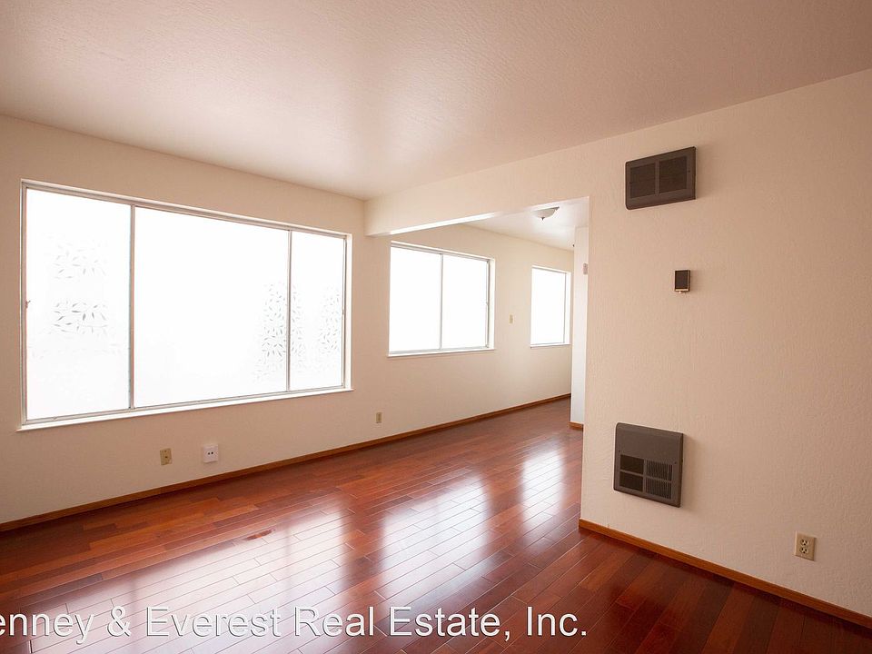 1st image of 170 Wood St APT 6