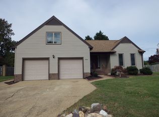223 Admiral Ct, Hampton, VA 23669