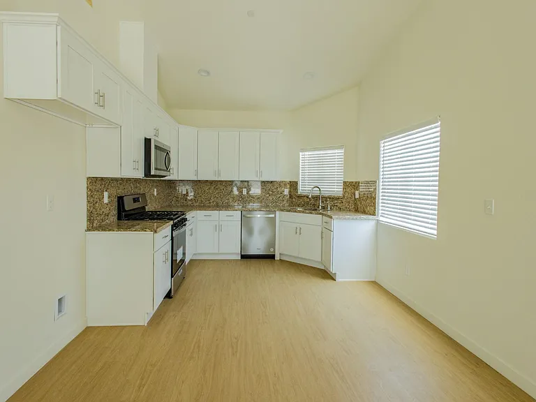 8918 Hills View Dr #A — Photo 6