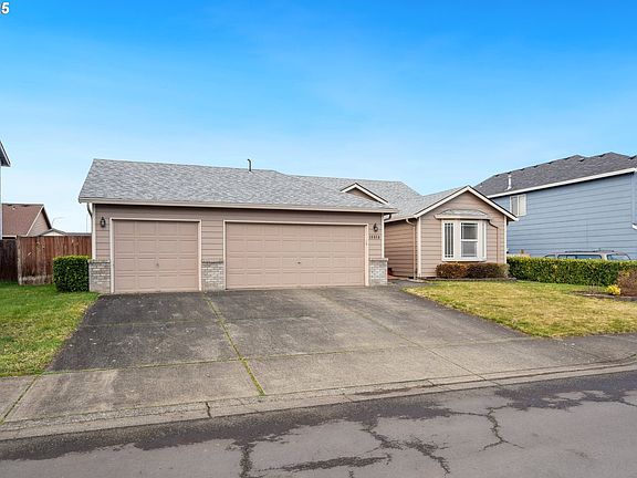 2nd image of 16510 NE 66th Way