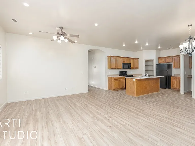 140 S 1250 W — Photo 20