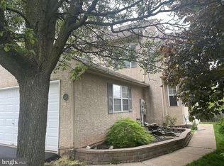 221 Parkview Dr, Souderton, PA 18964
