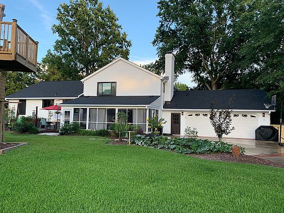 4th image of 3004 Stratford Dr
