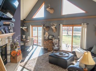 10191 Badger Dr, Amherst, WI 54406