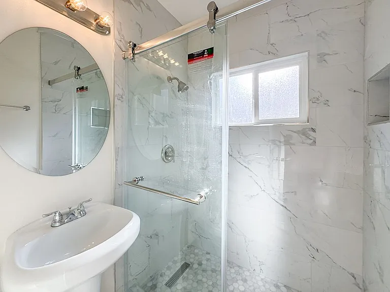 644 Westbourne Dr #8 — Photo 6