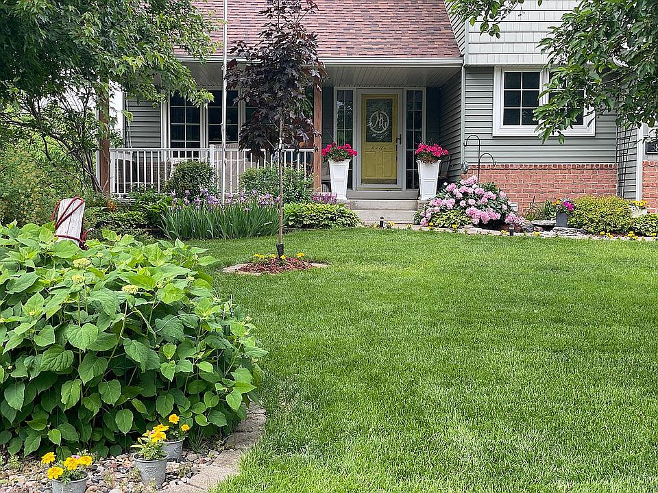 2nd image of 3808 Marigold Ct N