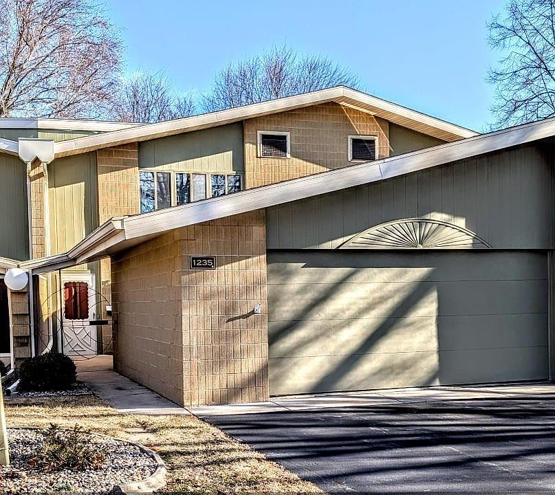 1st image of 1235 Nicolet Cir