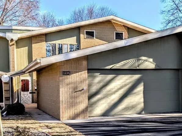 1235 Nicolet Cir, Appleton, WI 54914