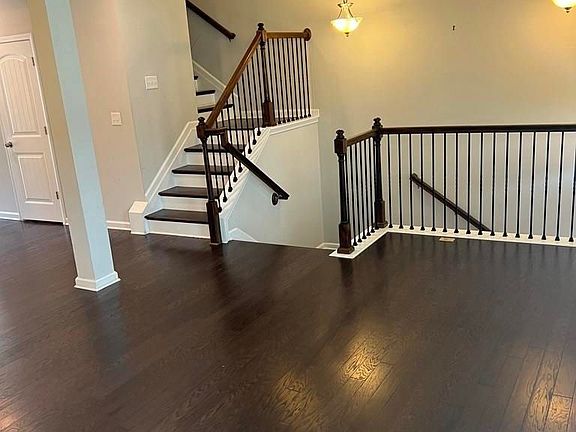 3rd image of 800 Sunset Park Dr