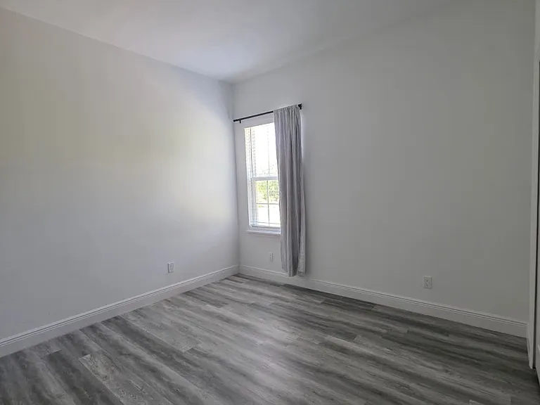 14886 SW 43rd Ct — Photo 2
