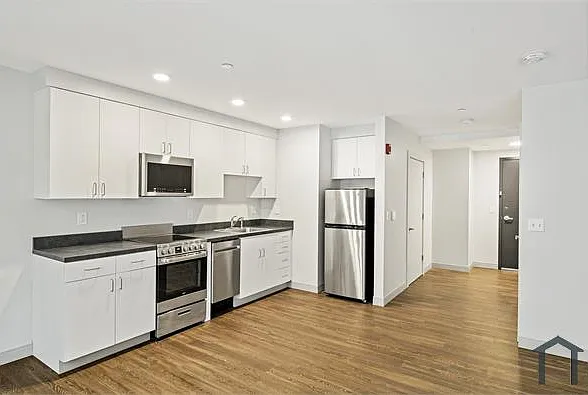 1904 Sansom St #202 — Photo 12
