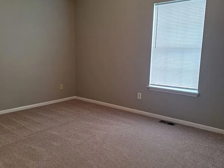 213 N Dudley St — Photo 9