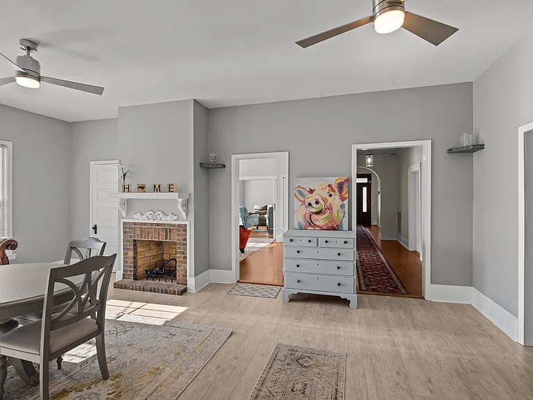 110 N Church St — Photo 4