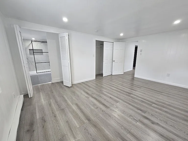 735 Main St #2 — Photo 4