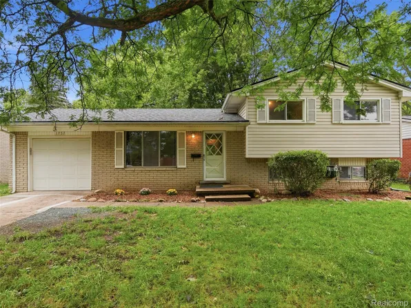 1757 Dover Ct, Ypsilanti, MI 48198