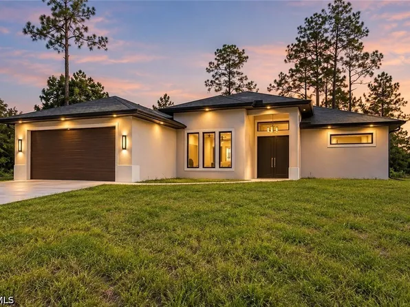 3207 E 10th St, Lehigh Acres, FL 33972