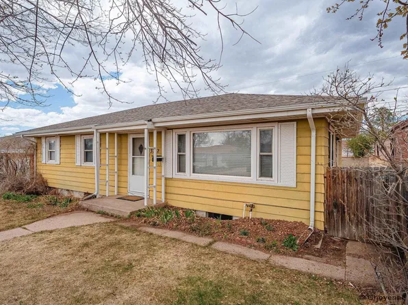 3212 Acacia Dr, Cheyenne, WY 82001