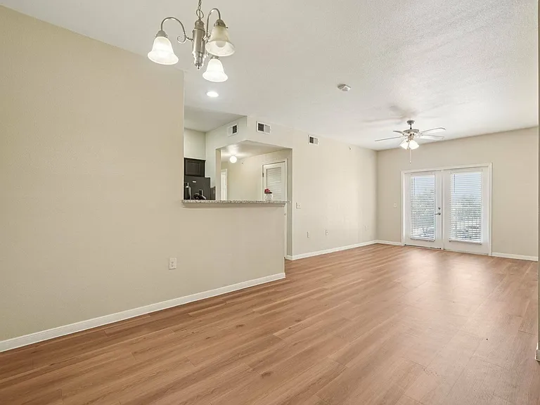 3 bedroom Dining