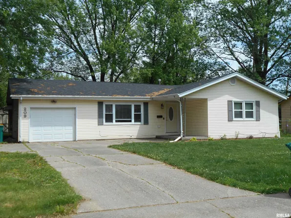 209 Jana Rd, Macomb, IL 61455