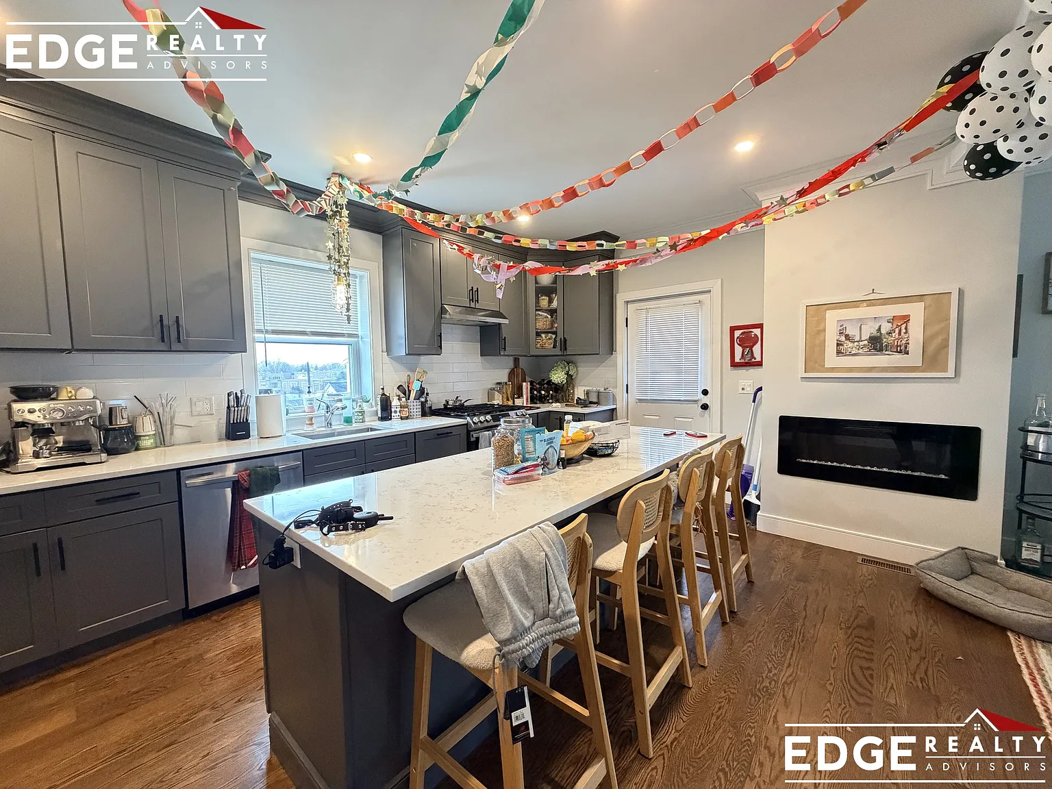 4 bed, 4.5 bath, 2200 sqft, $4,600 — Photo 1