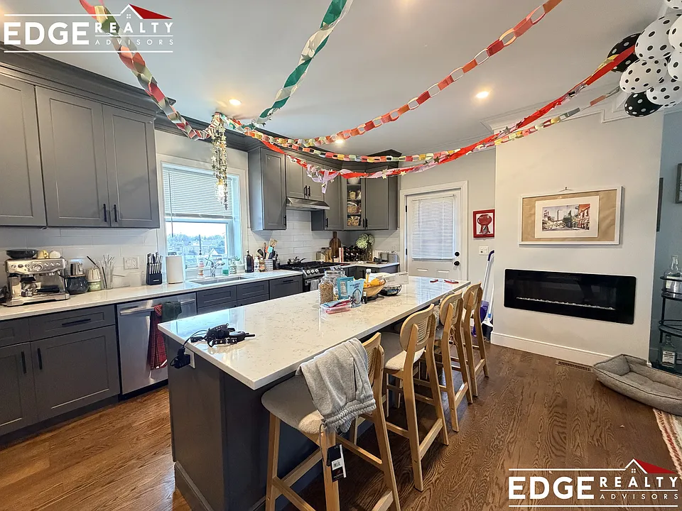 240 Palfrey St