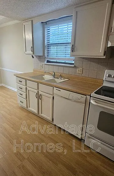 10832 Haskins St — Photo 9