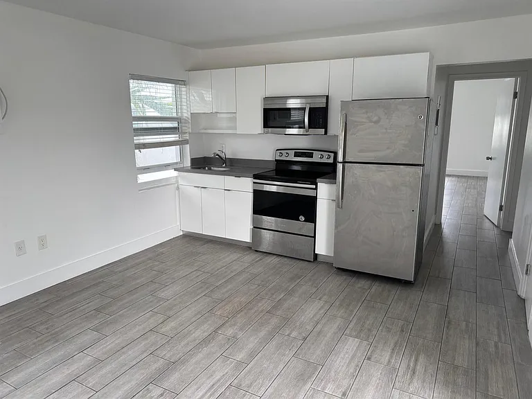 7910 Abbott Ave #6 — Photo 12