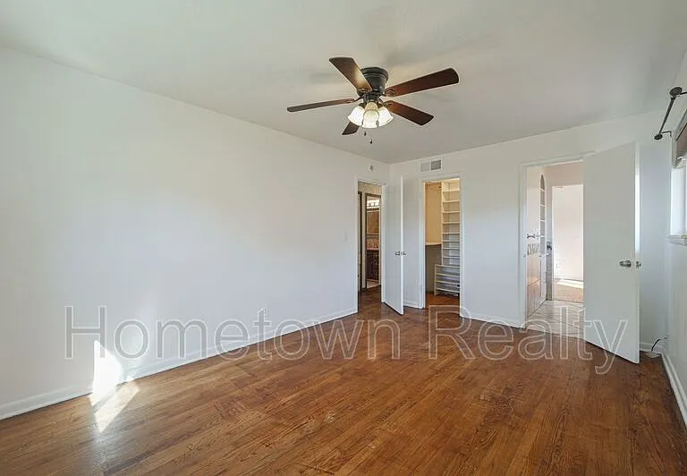 1805 NE 53rd St — Photo 19