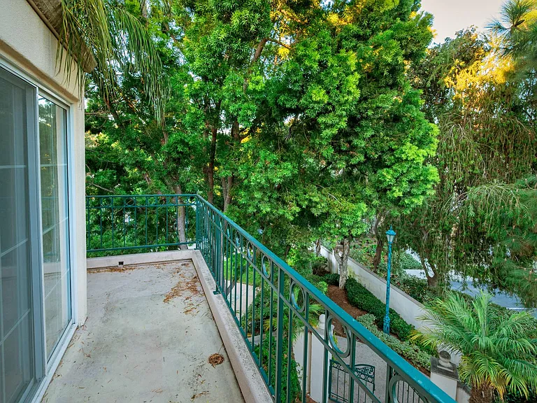 5105 Renaissance Ave — Photo 22