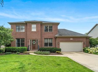 386 Essex Ave, Oswego, IL 60543