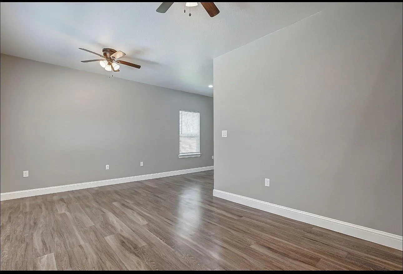3 bed, 3.0 bath, 2816 sqft, $1,850 — Photo 3