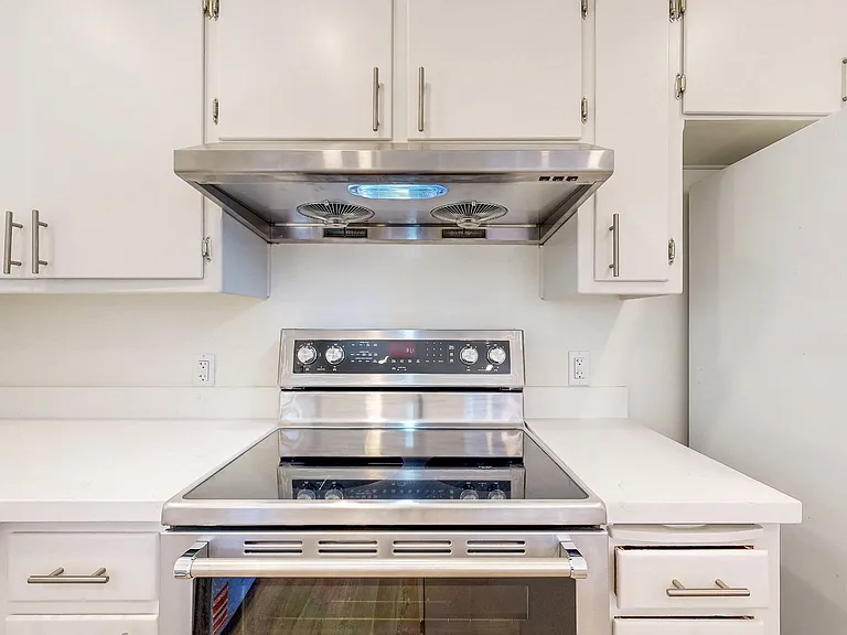 1925 Leafgreen Dr — Photo 19