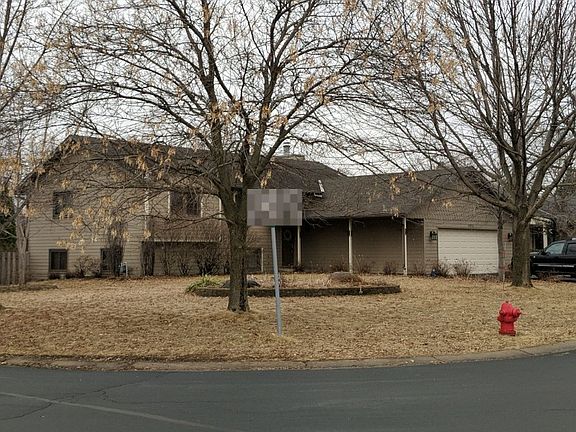 3rd image of 3813 Westbury Ln