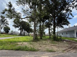 411 E 1st St, Belle Chasse, LA 70037