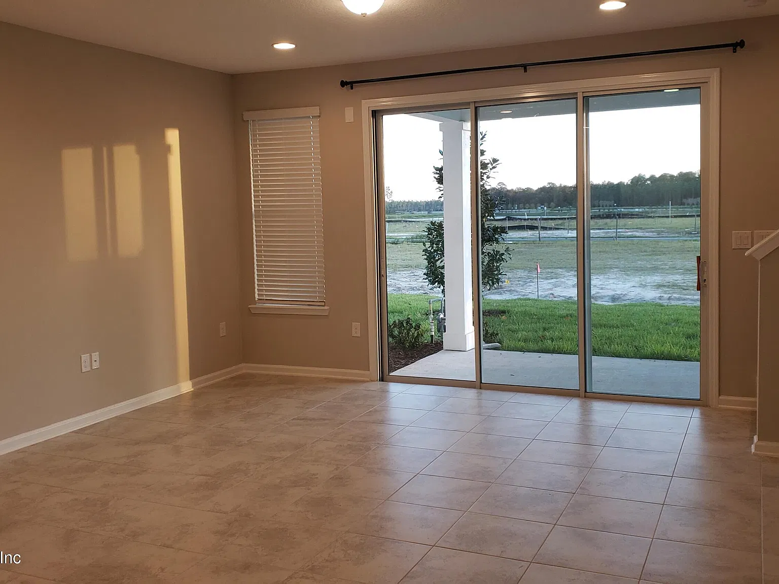 3 bed, 2.5 bath, 1453 sqft, $2,075 — Photo 3