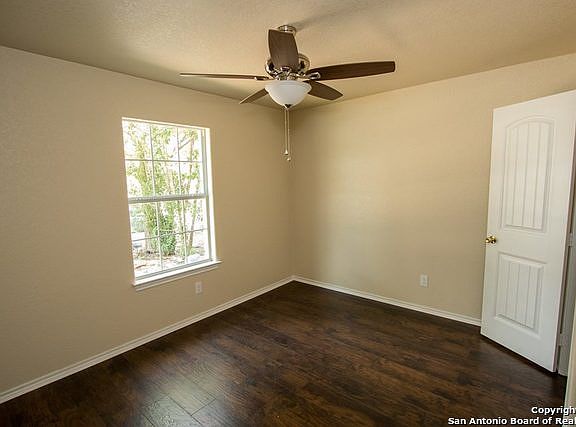 5th image of 1238 Alexander Hamilton Dr