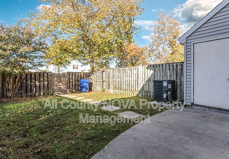 6044 Sirenia Pl — Photo 35