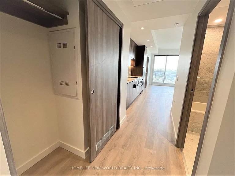 85 McMahon Dr #1110 — Photo 3