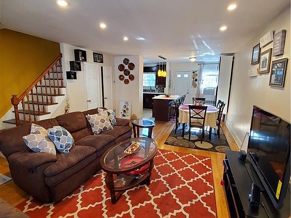 4th image of 3027 Matthews Ave