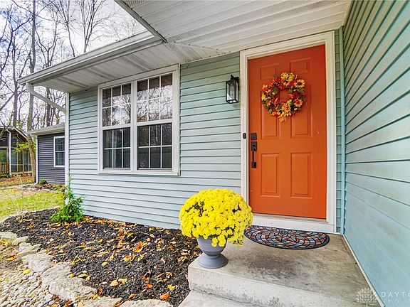 5th image of 520 Union Ct