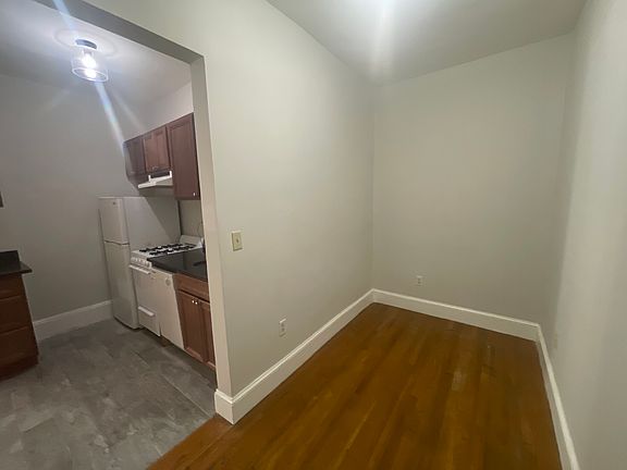 4th image of 38 Hemenway St APT 14