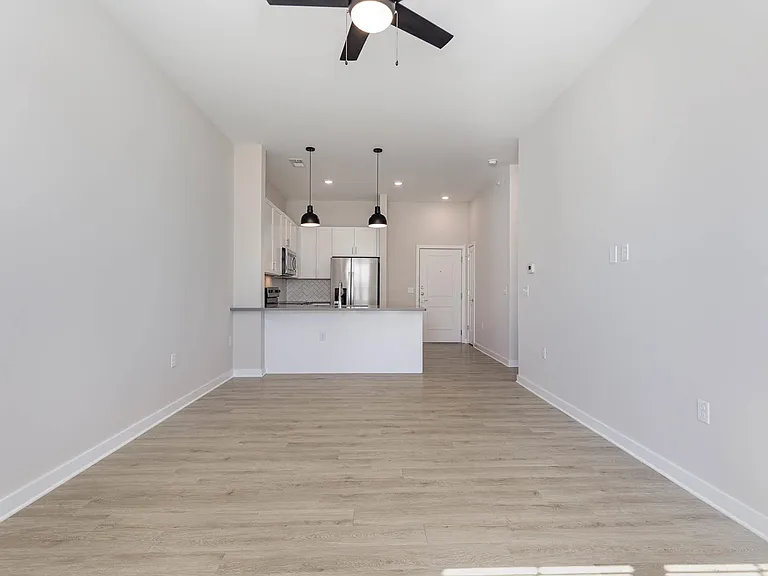 Middle Sound West Apartments — Photo 72