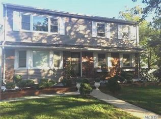 35 Baldwin St, Farmingdale, NY 11735