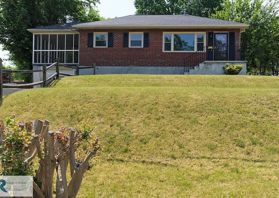 1st image of 352 Norwood Dr