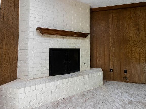 4th image of 1101 Mills Ave