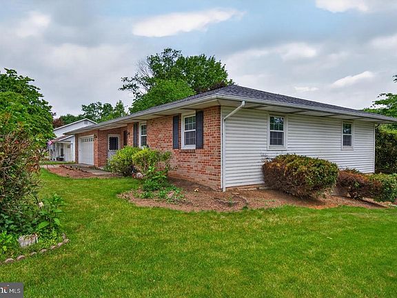 2nd image of 426 Sioux Dr